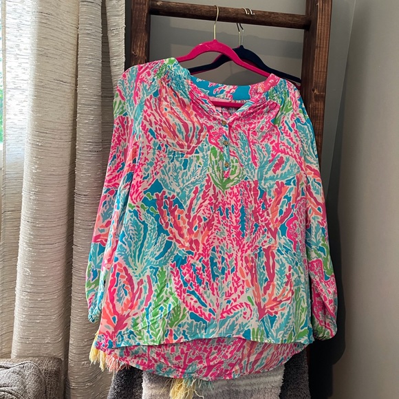 Lilly Pulitzer Elsa top 100% silk in lets cha cha print 🤩🦄 size medium - Picture 1 of 4